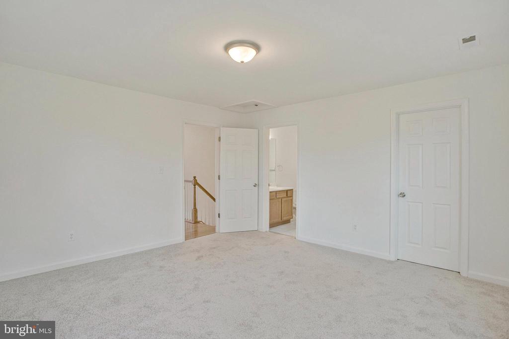 55 Gray Inn Ct