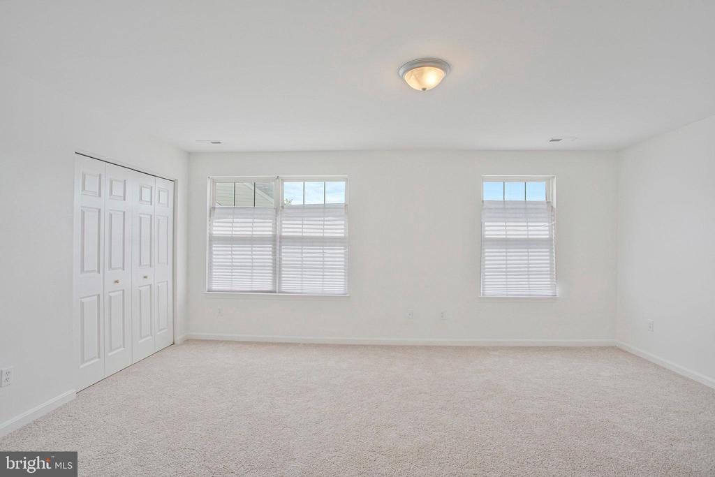 55 Gray Inn Ct