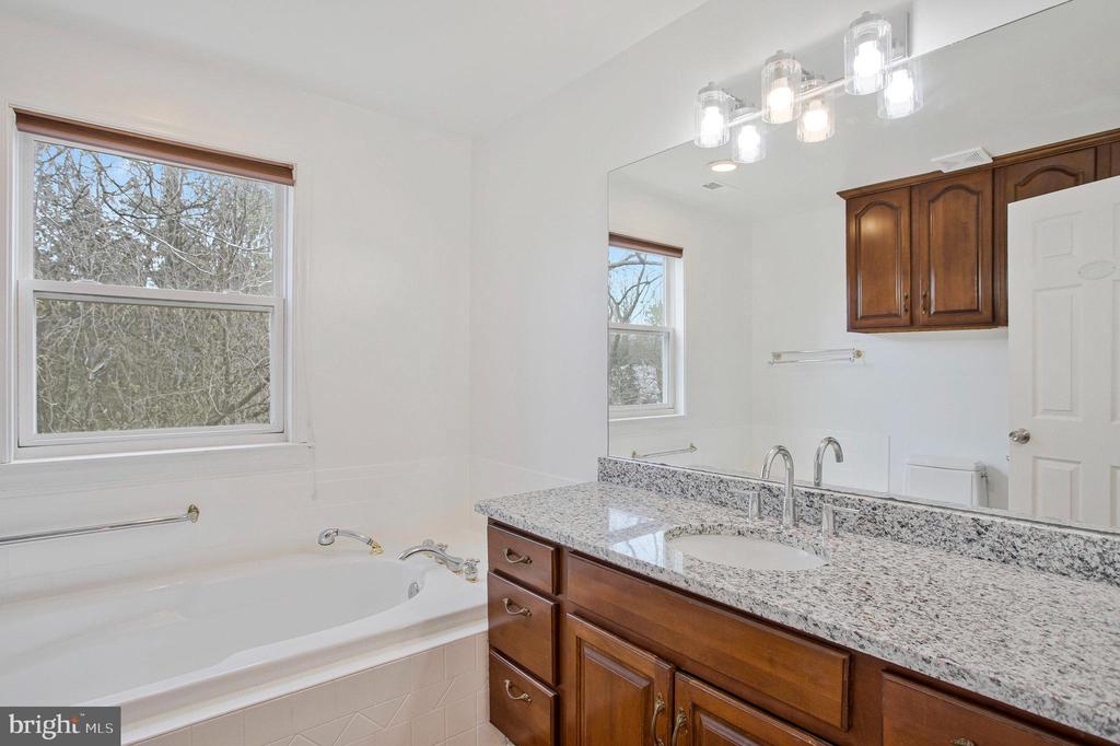 55 Gray Inn Ct