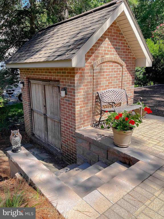 369 DEER DRIVE