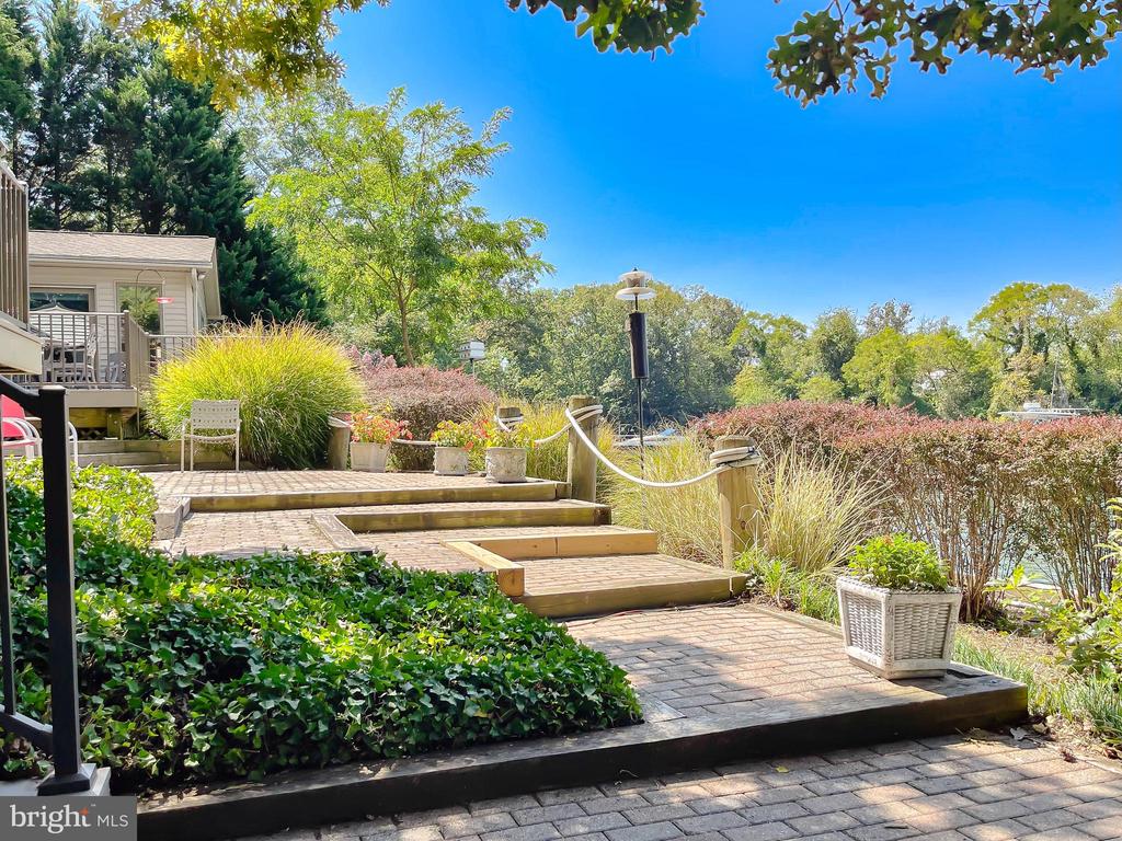 369 DEER DRIVE