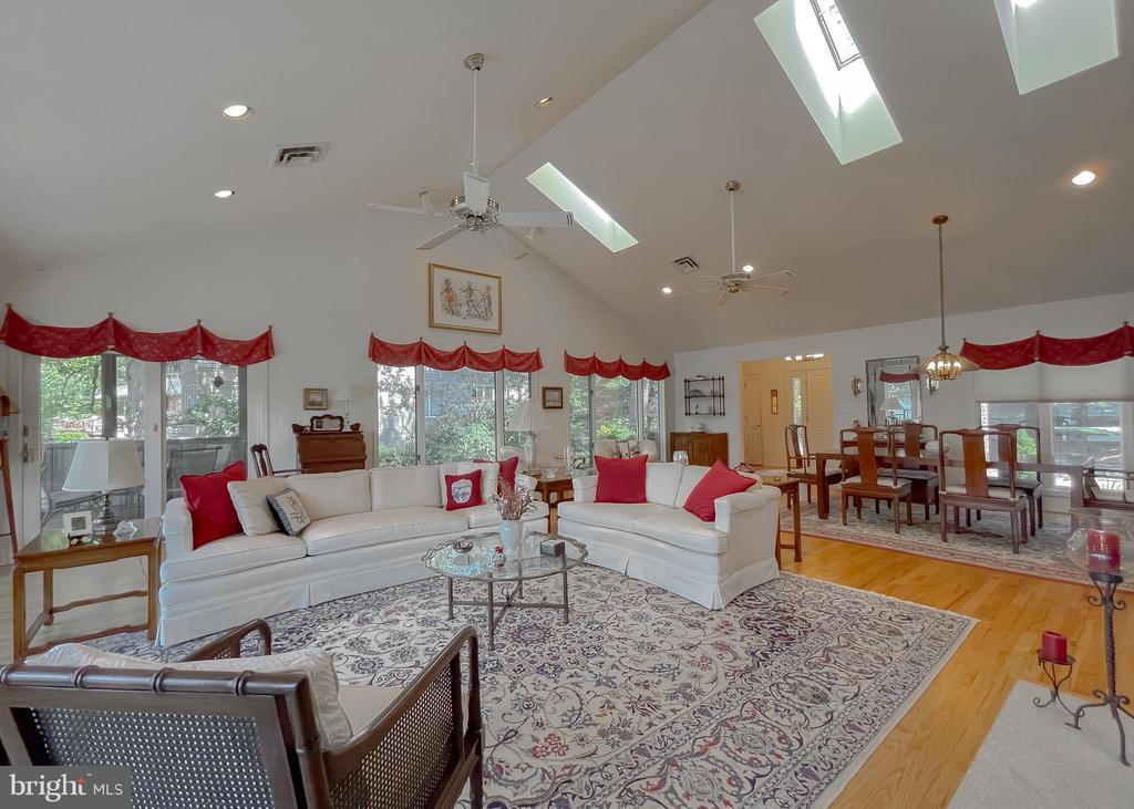 369 DEER DRIVE