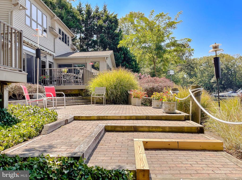 369 DEER DRIVE