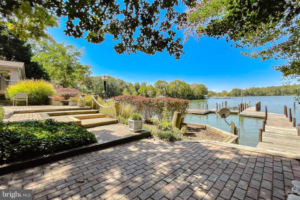 369 DEER DRIVE