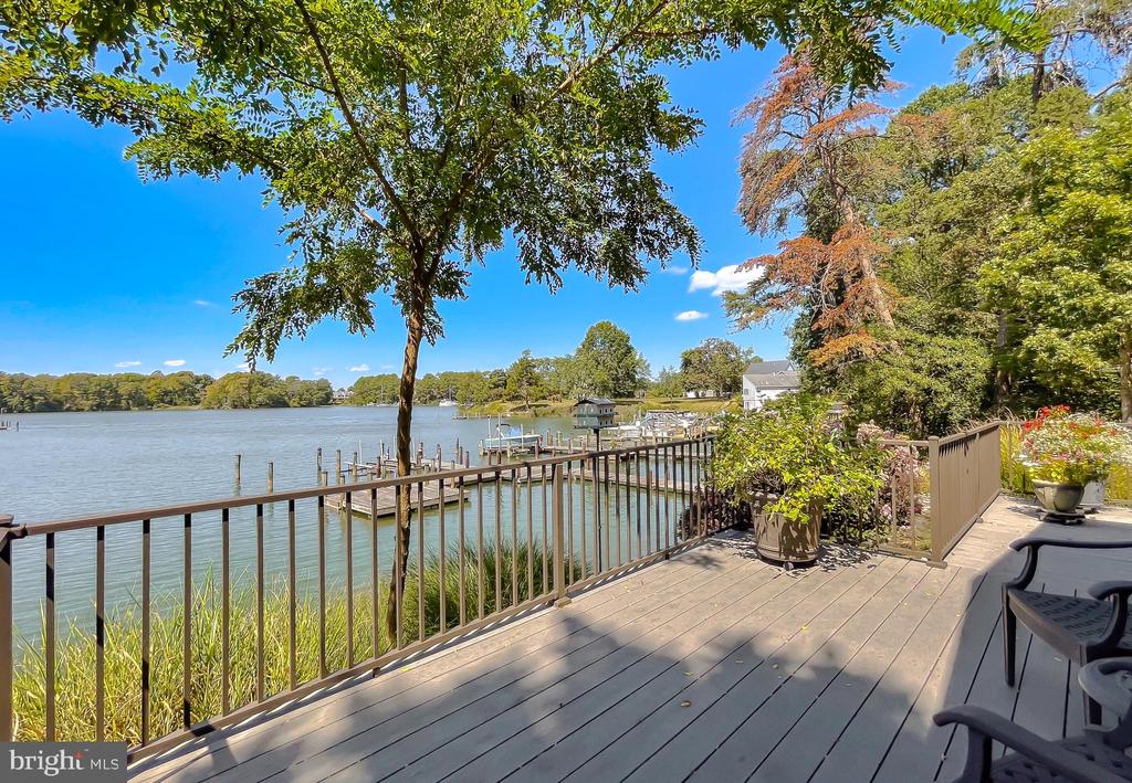 369 DEER DRIVE
