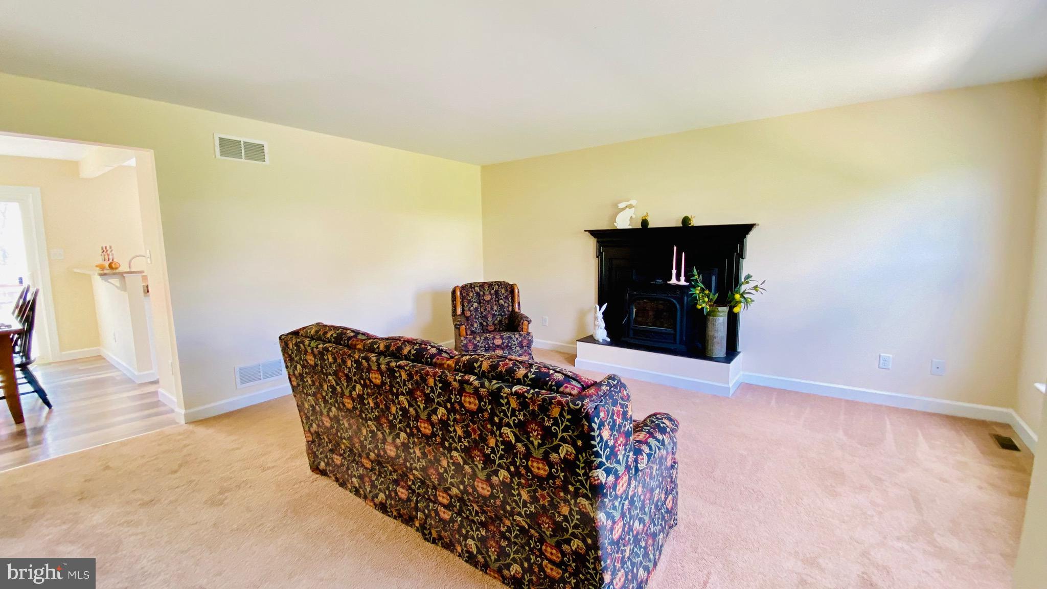 274 HITCHING POST DRIVE