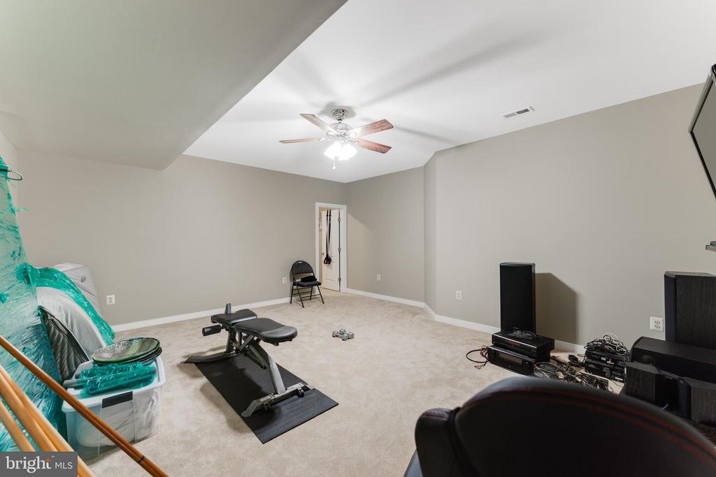 8040 Bowie ROAD