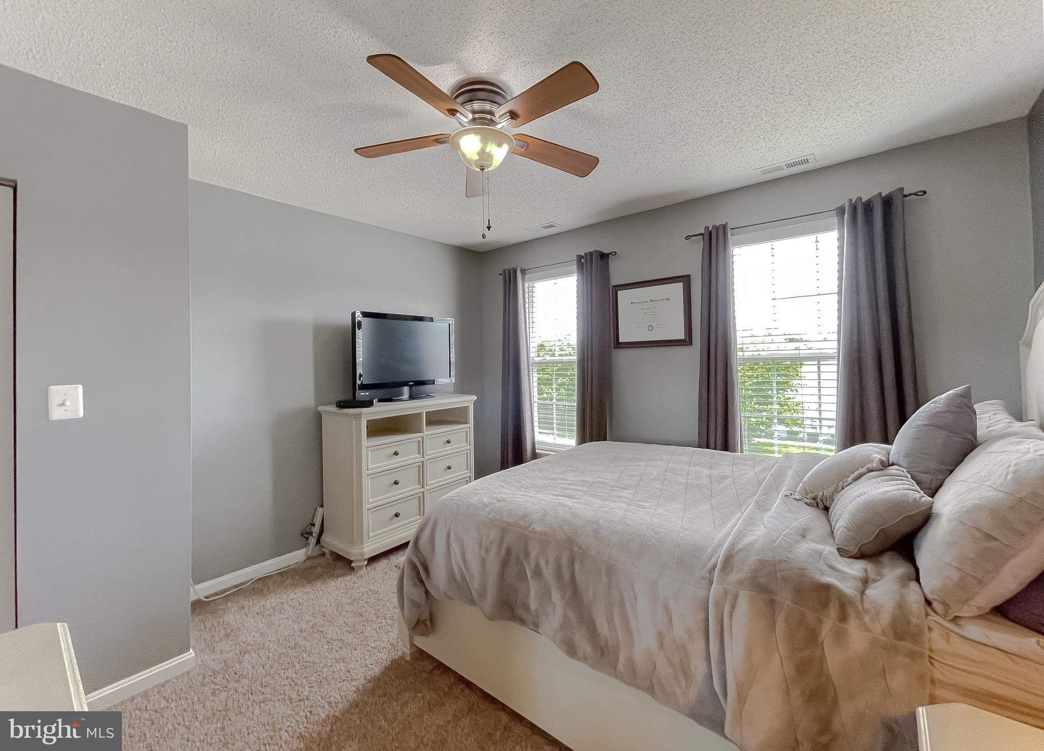 1404 LEICESTER DRIVE