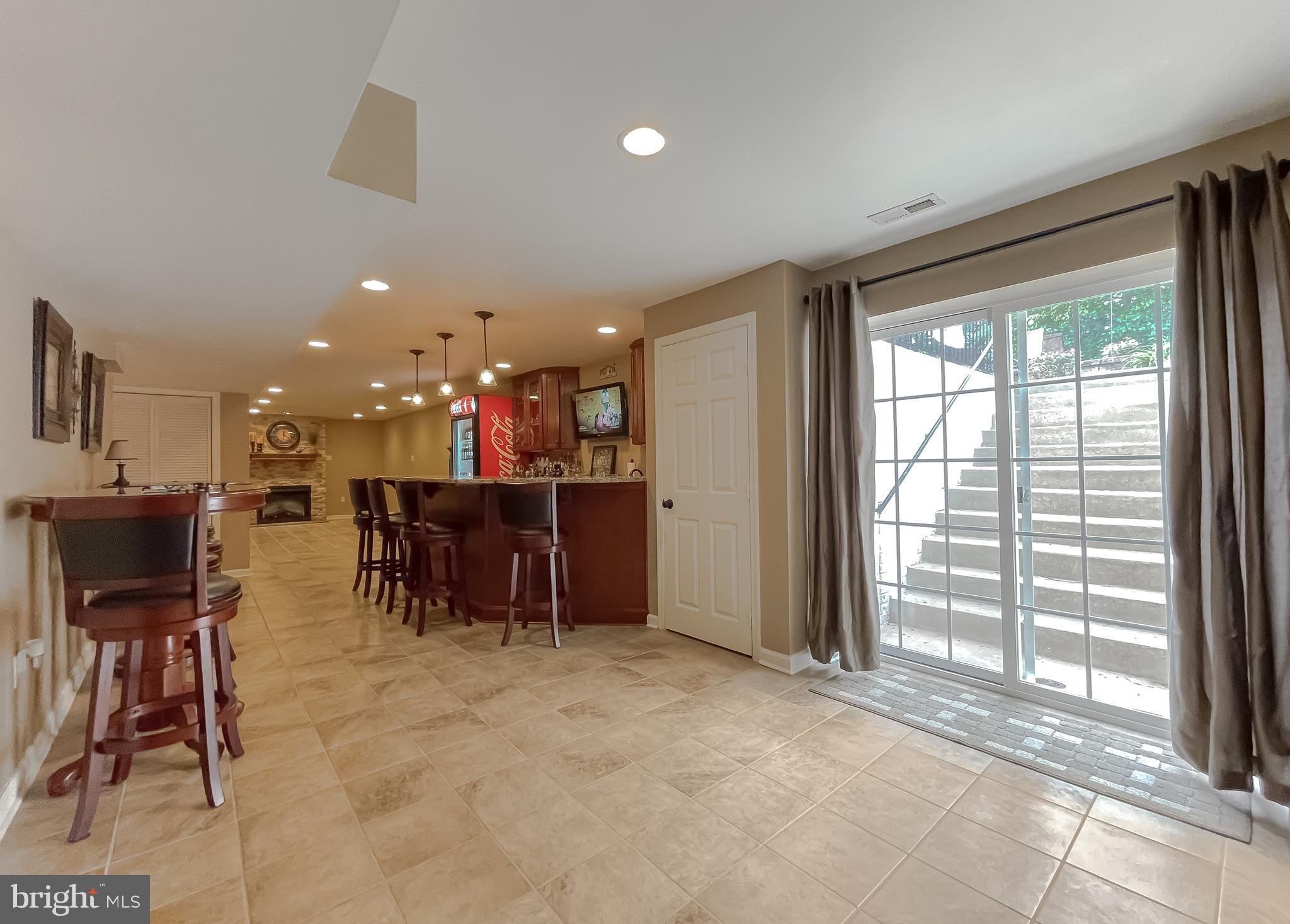 1404 LEICESTER DRIVE