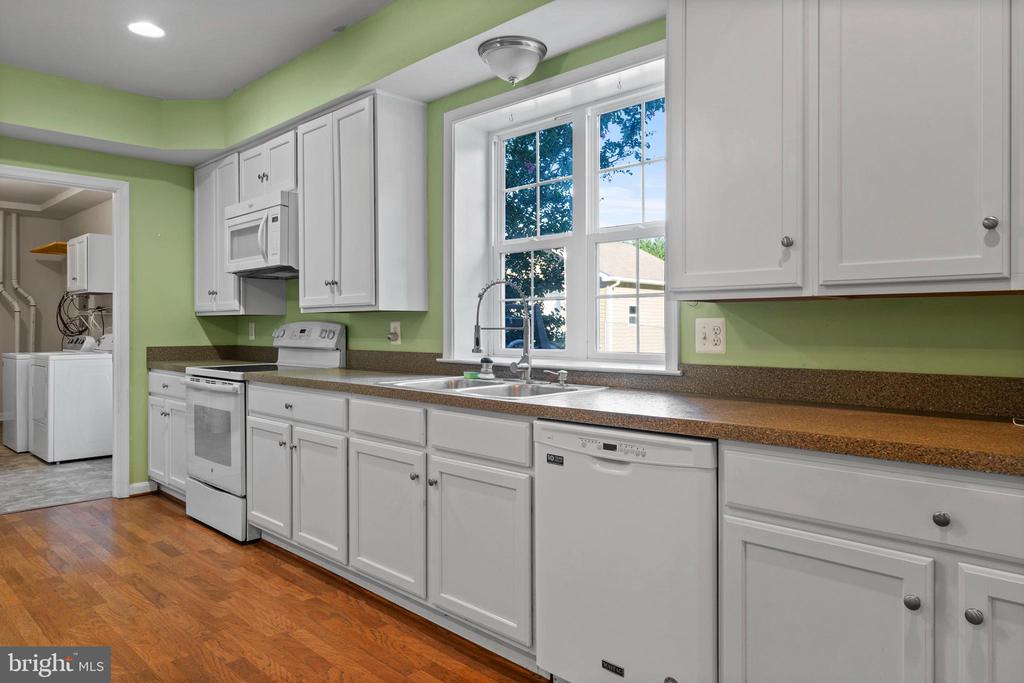 15221 TRUMAN MANOR LANE