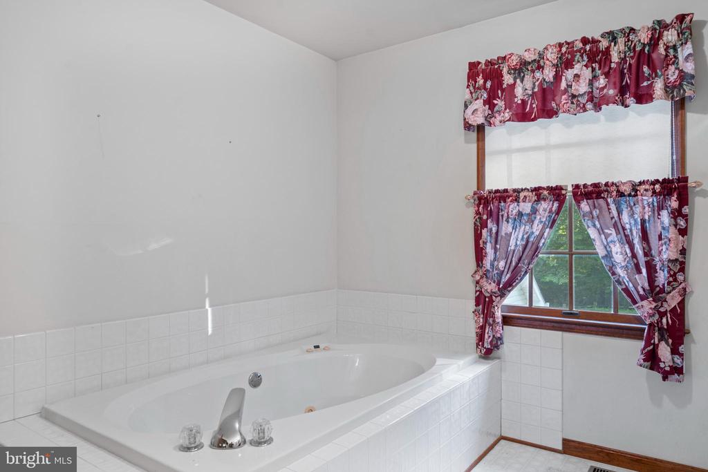 7750 ARBORVIEW DRIVE