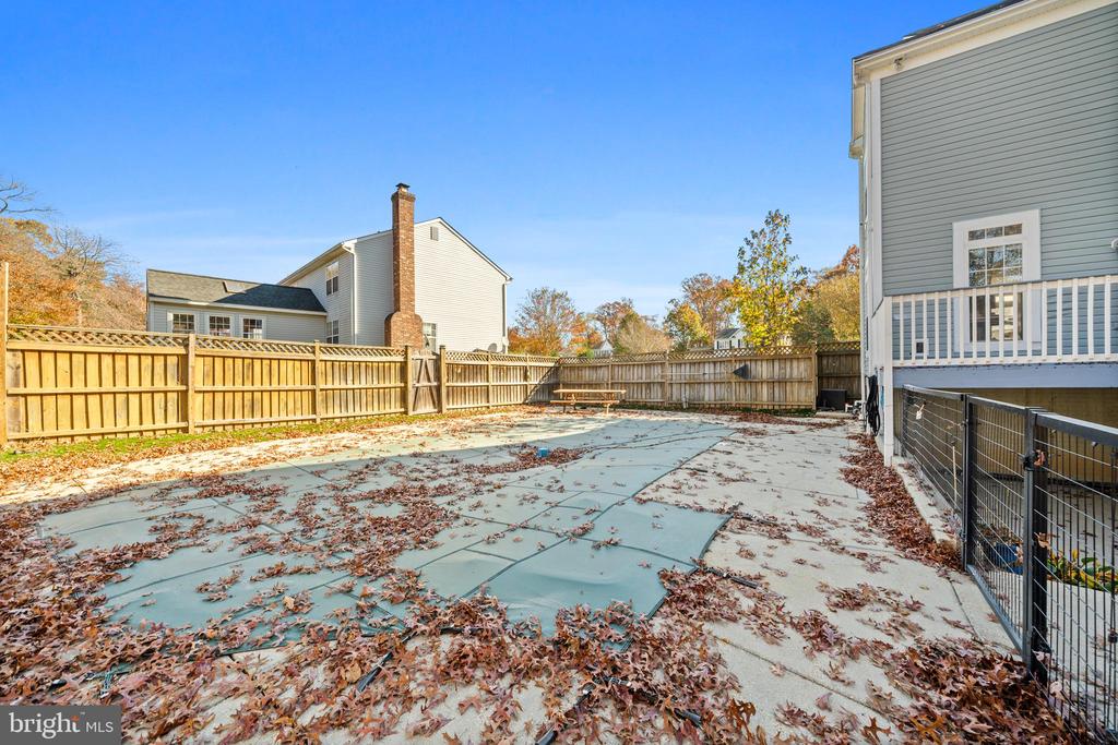 2377 ASHFORD DRIVE