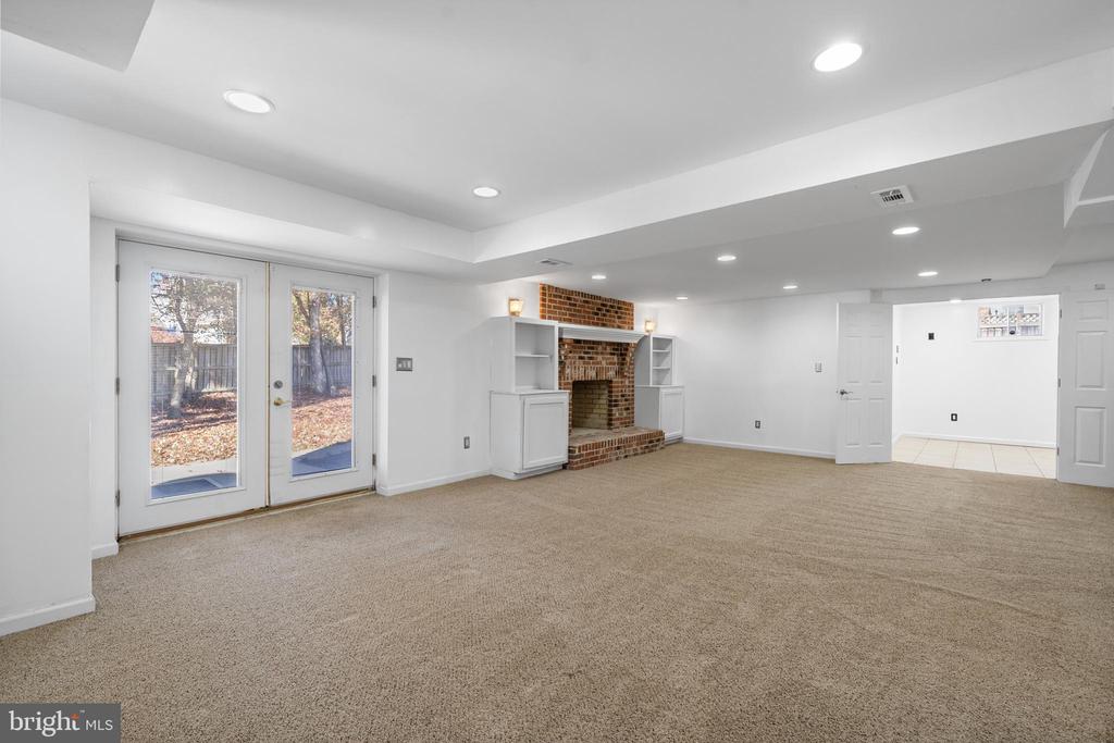 2377 ASHFORD DRIVE