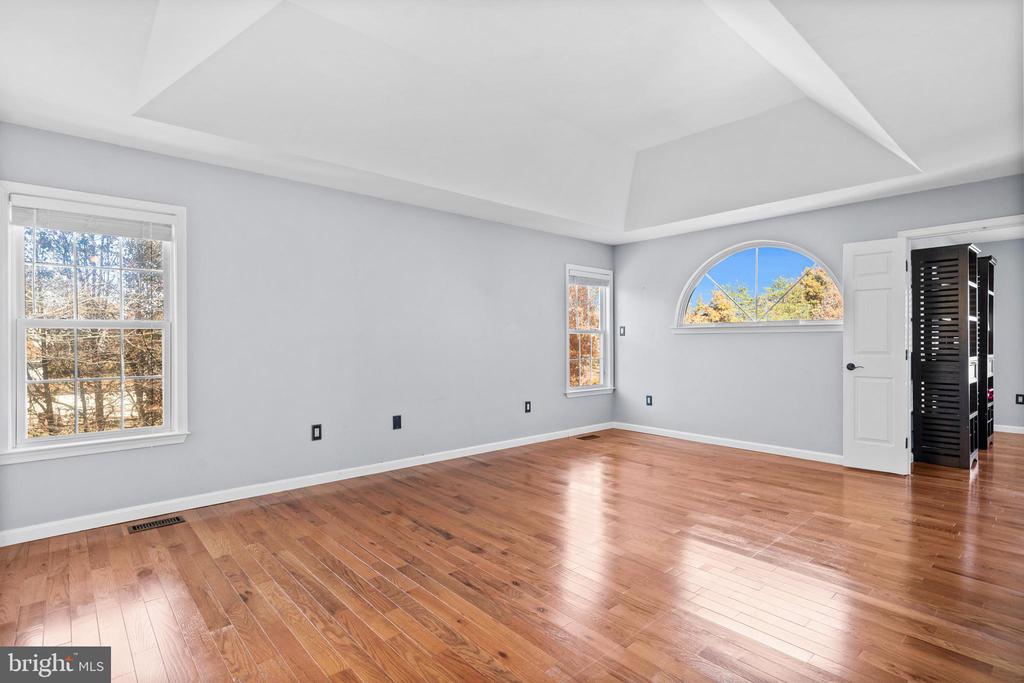 2377 ASHFORD DRIVE