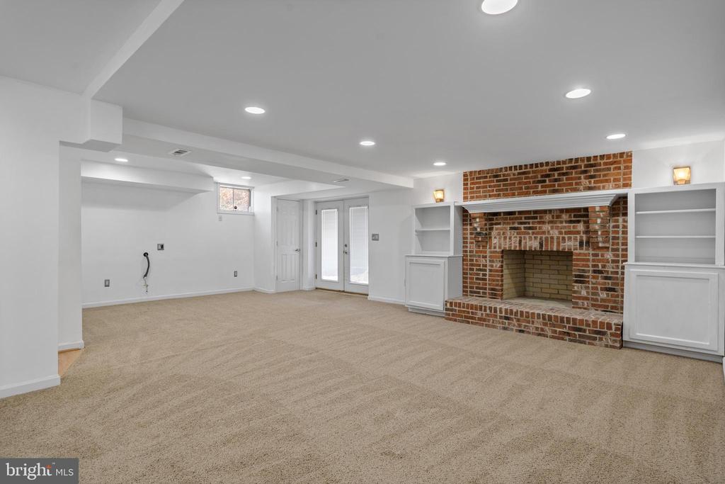 2377 ASHFORD DRIVE