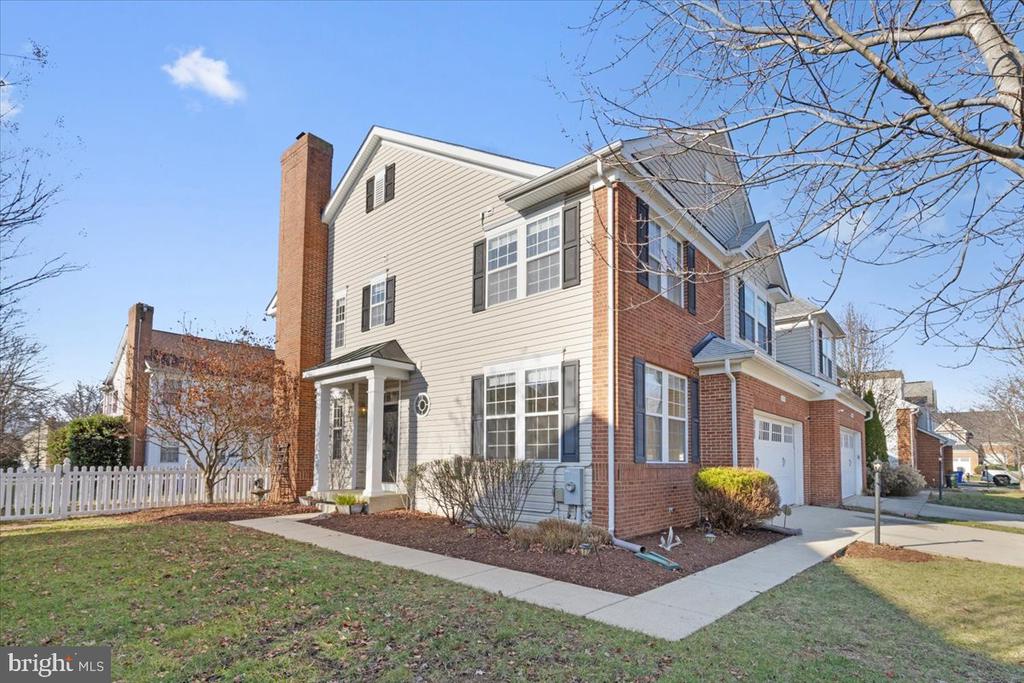1013 LLANO DRIVE