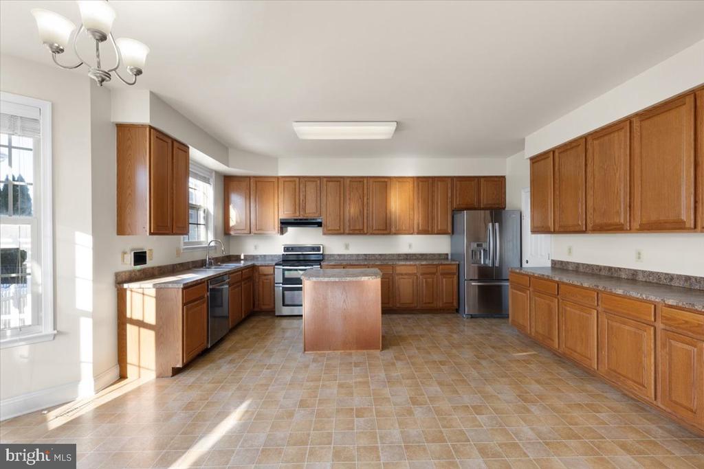 1013 LLANO DRIVE