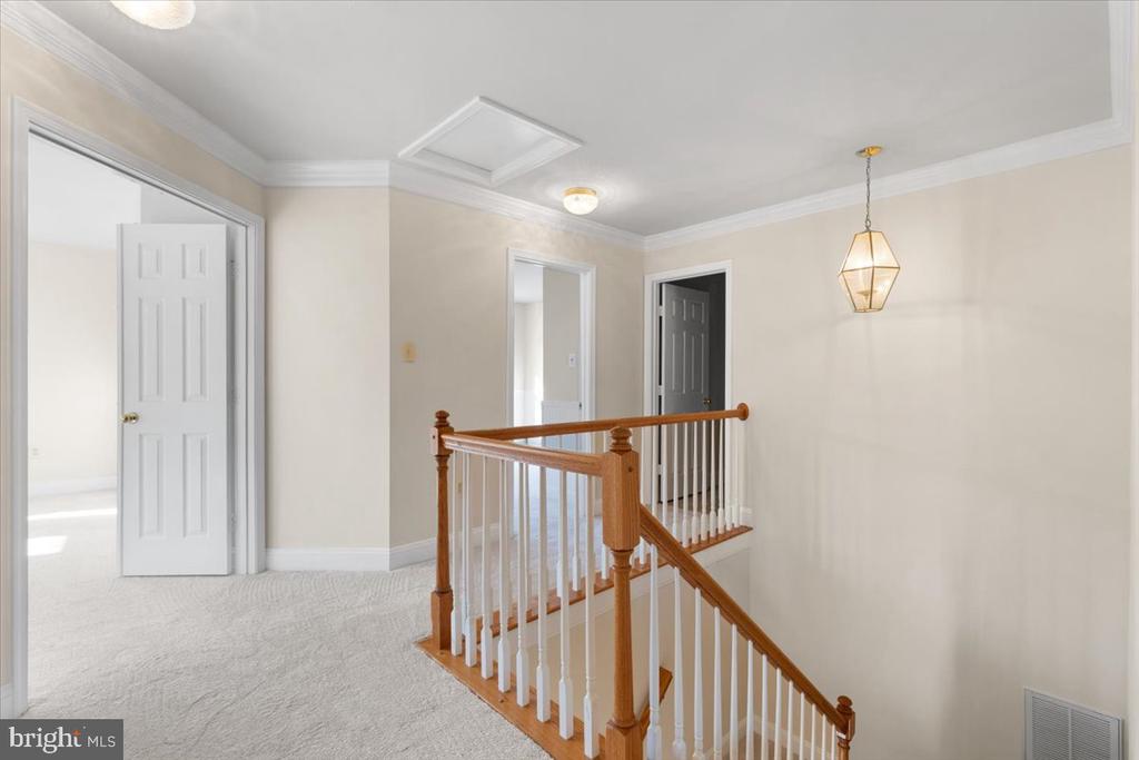 1013 LLANO DRIVE