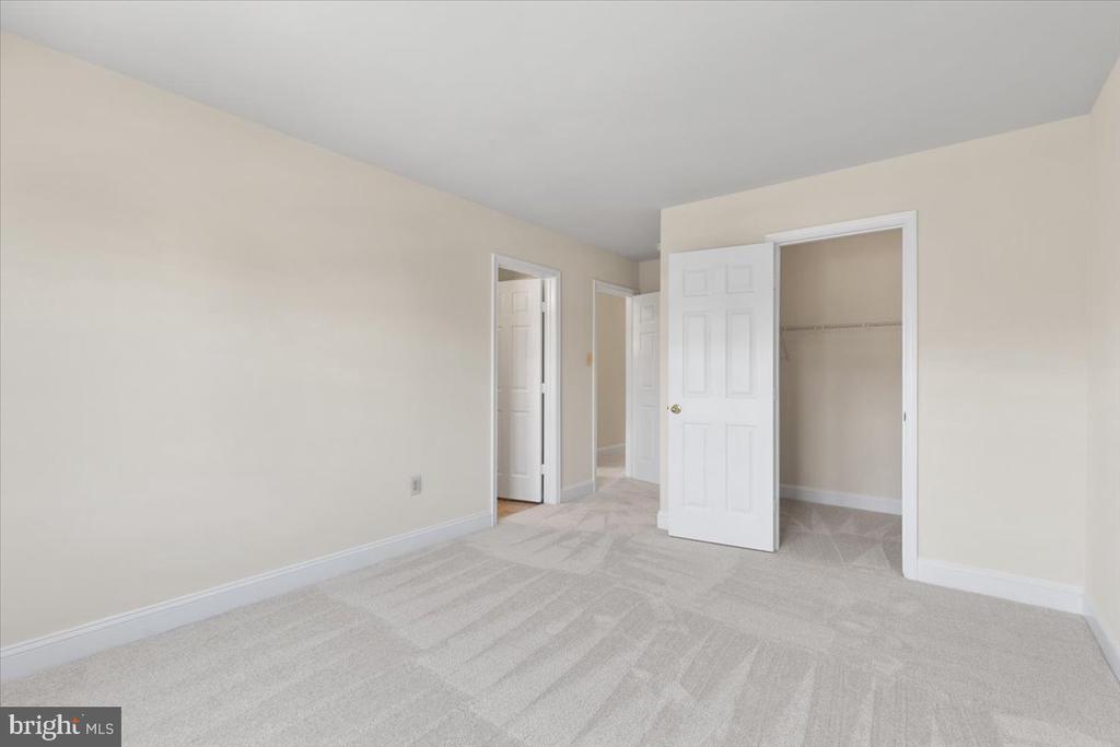 1013 LLANO DRIVE