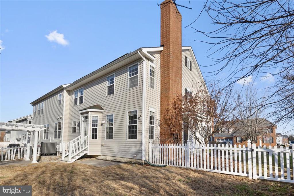 1013 LLANO DRIVE