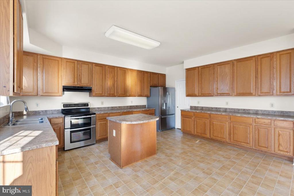 1013 LLANO DRIVE