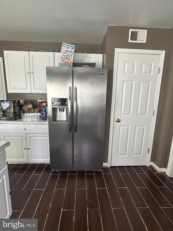 2297 COMMUNITY DRIVE