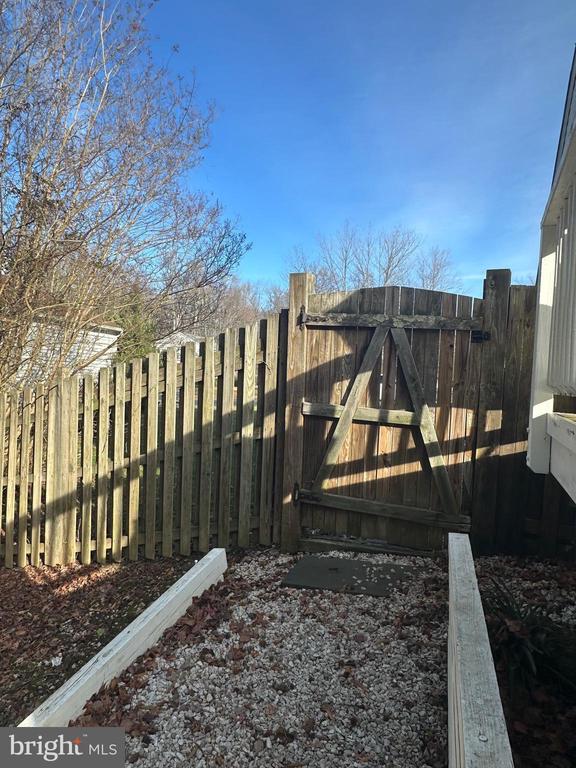2297 COMMUNITY DRIVE