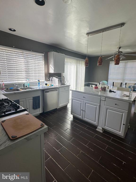 2297 COMMUNITY DRIVE