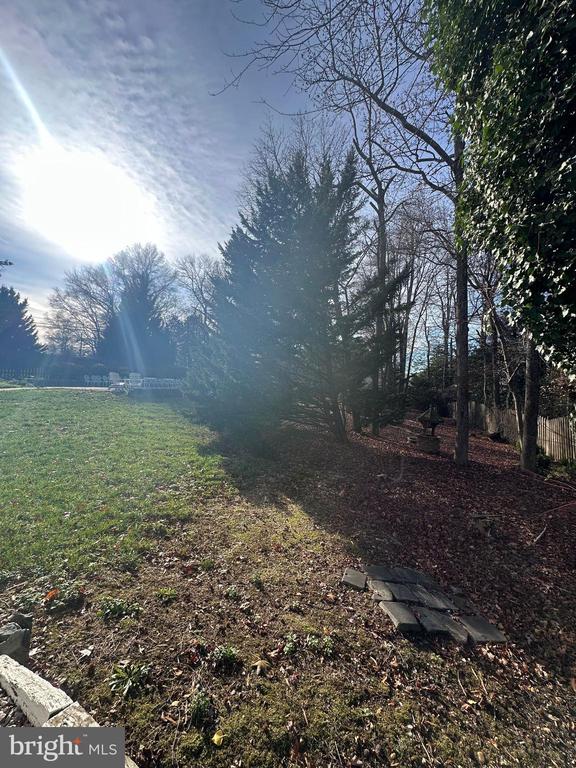 2297 COMMUNITY DRIVE
