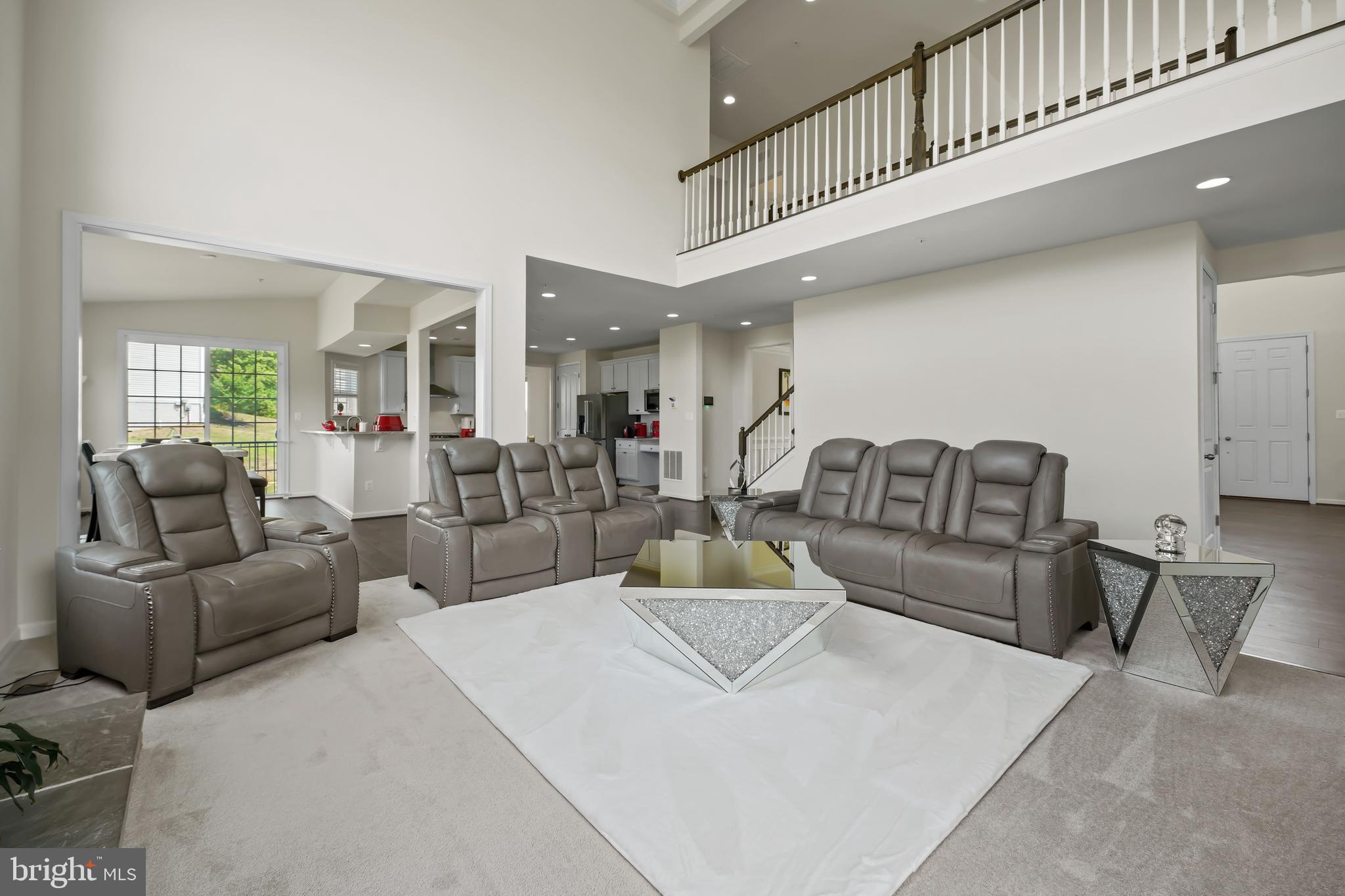 7641 Knotting Hill Ln