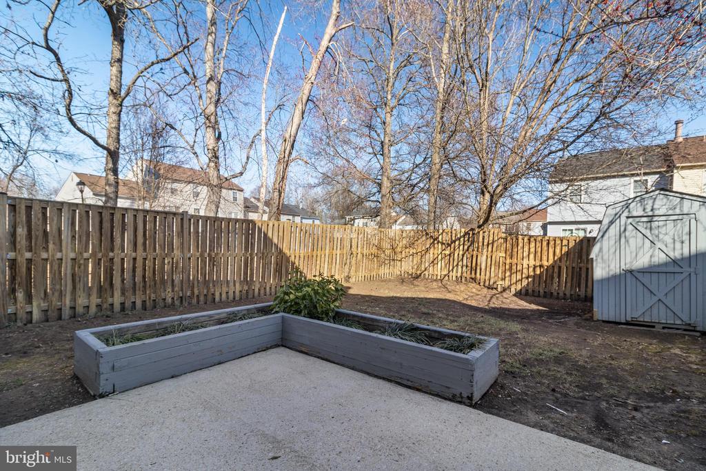 1 OAKSIDE LANE