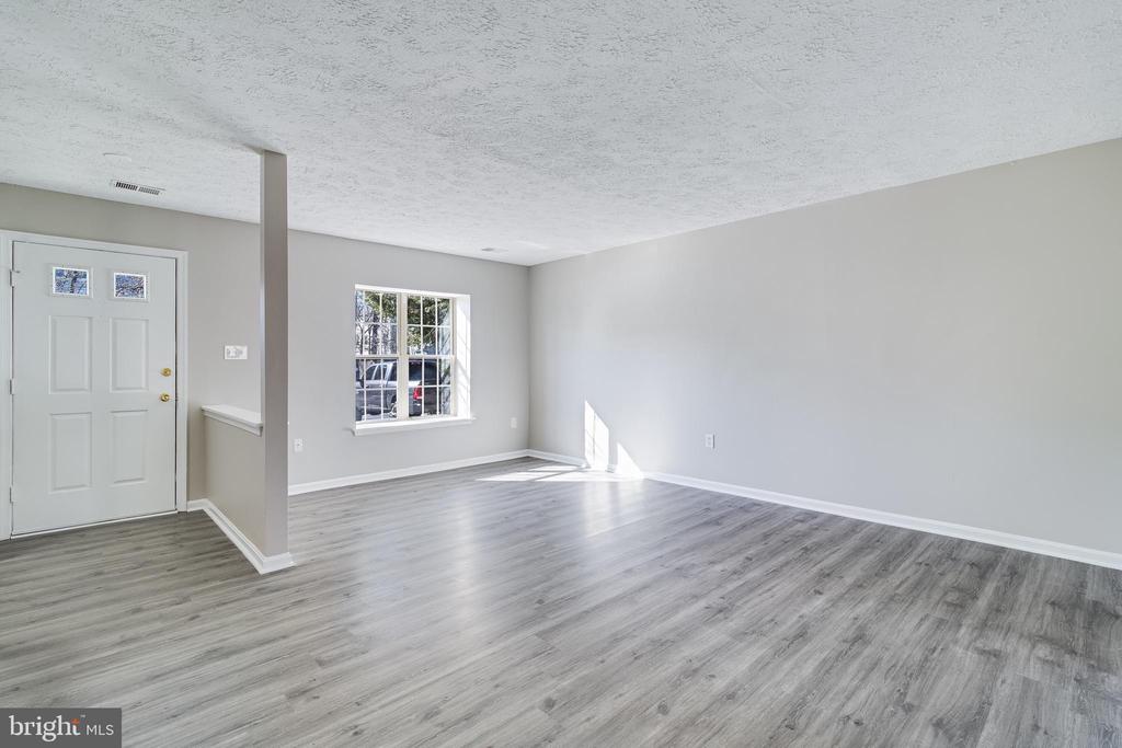 1 OAKSIDE LANE