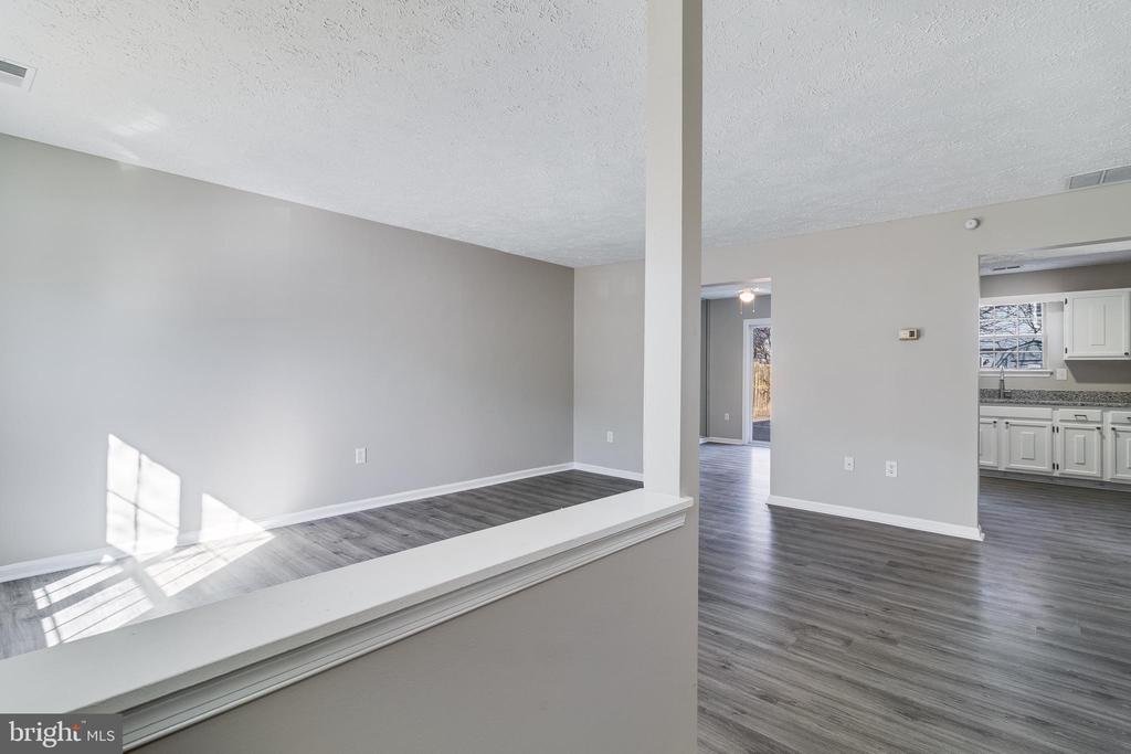 1 OAKSIDE LANE