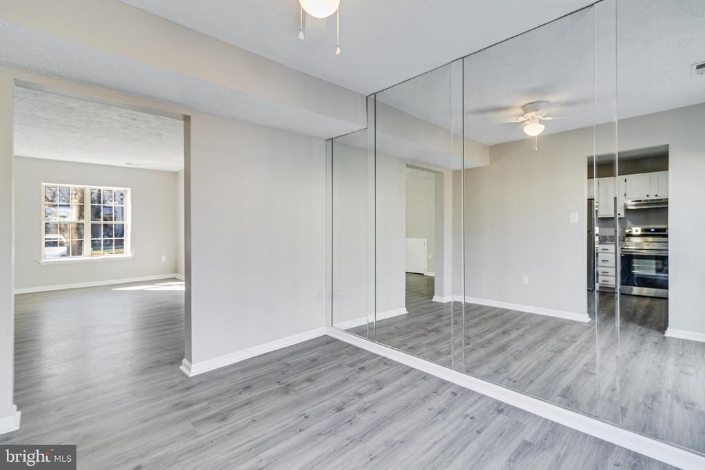 1 OAKSIDE LANE