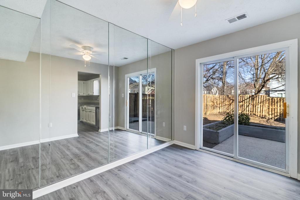 1 OAKSIDE LANE