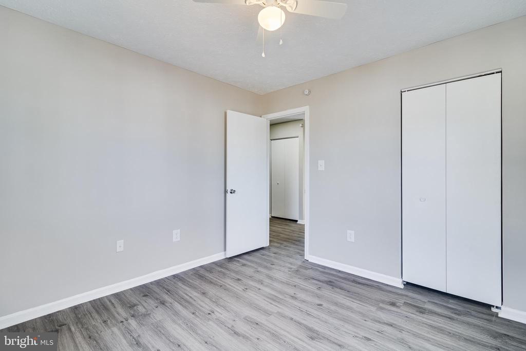 1 OAKSIDE LANE