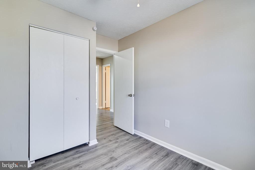 1 OAKSIDE LANE
