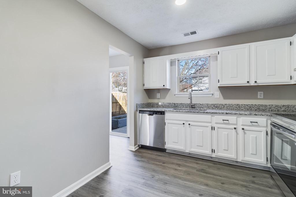 1 OAKSIDE LANE