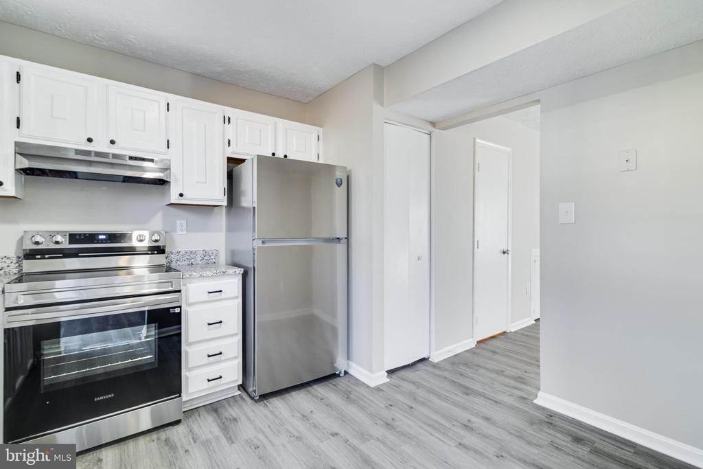 1 OAKSIDE LANE