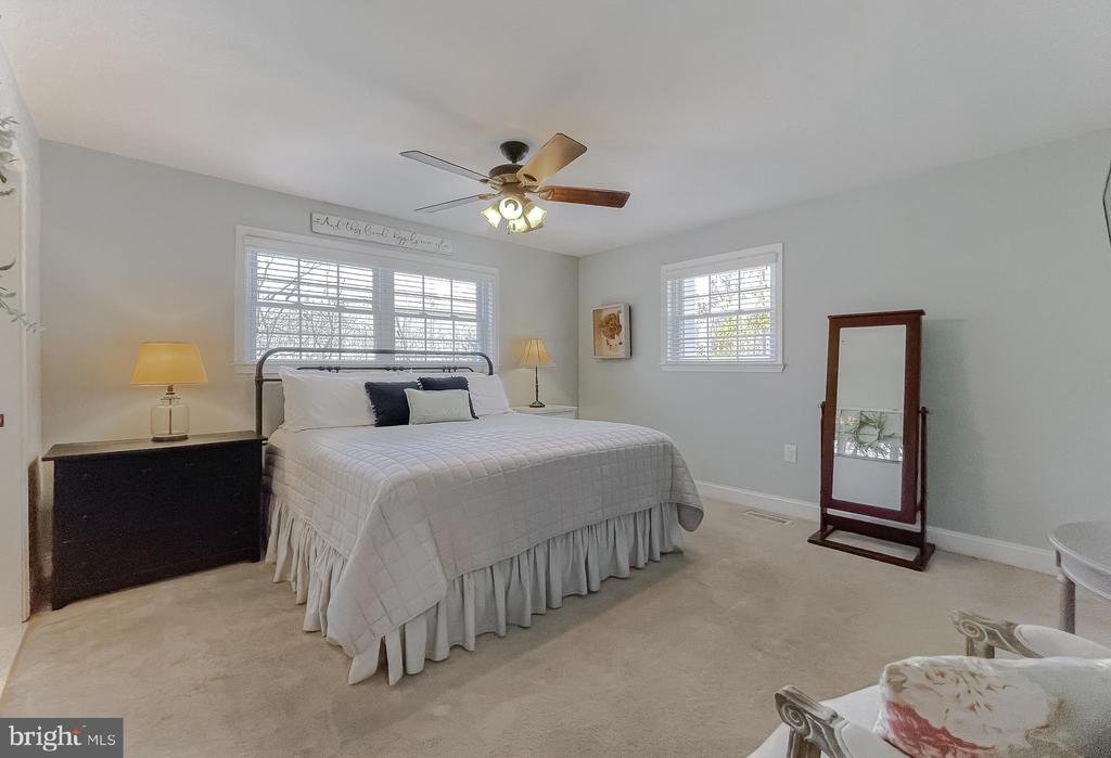 8871 SPARROW COURT
