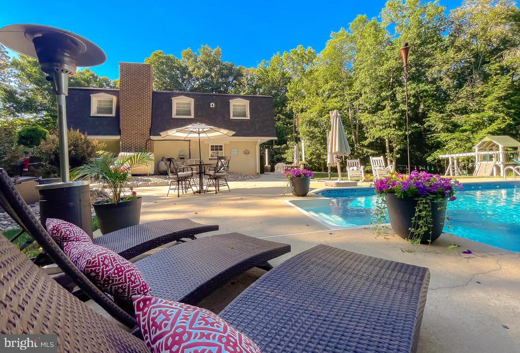 8871 SPARROW COURT