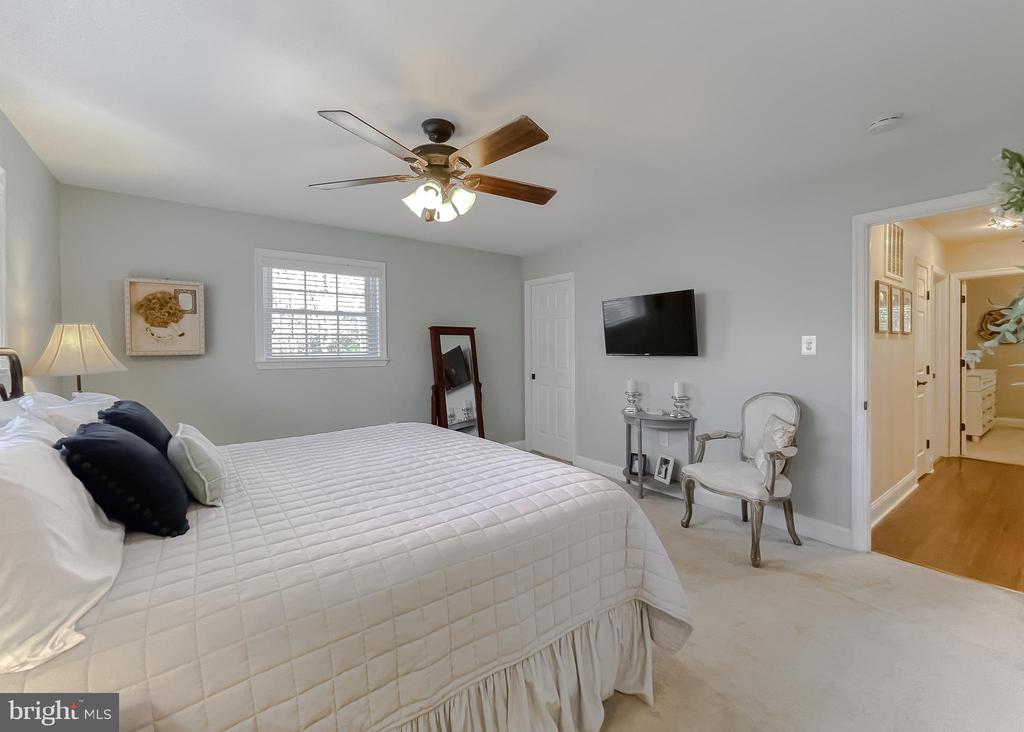 8871 SPARROW COURT