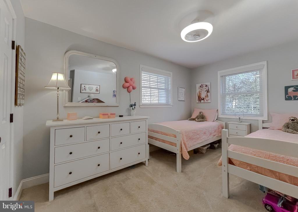 8871 SPARROW COURT
