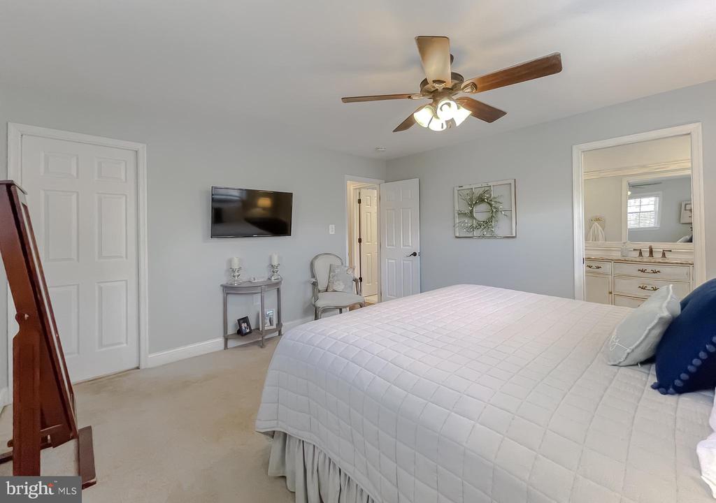 8871 SPARROW COURT