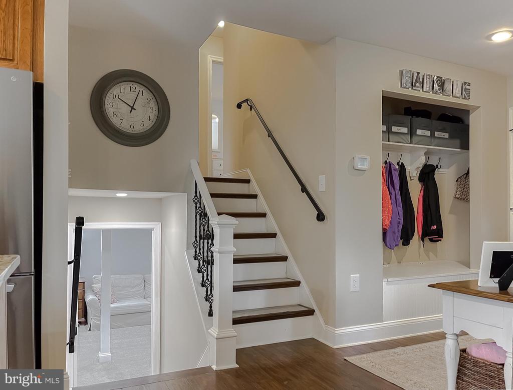 8871 SPARROW COURT