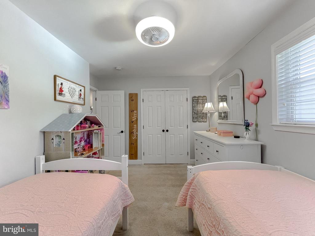 8871 SPARROW COURT