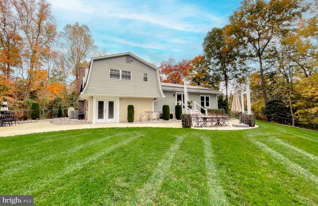8871 SPARROW COURT