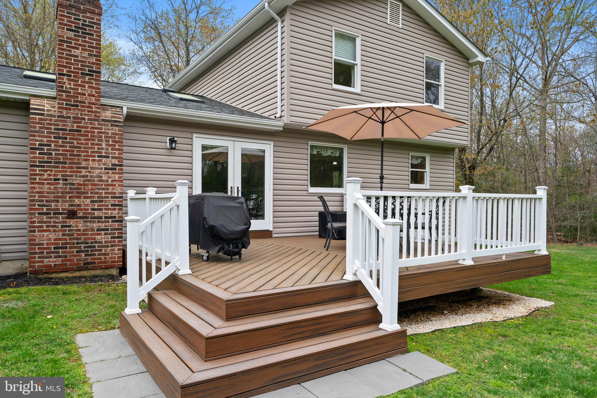 15570 HOMELAND DRIVE