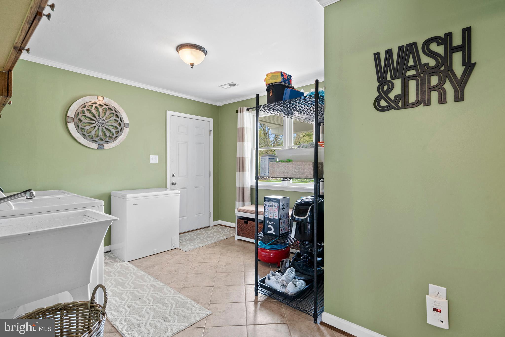 15570 HOMELAND DRIVE