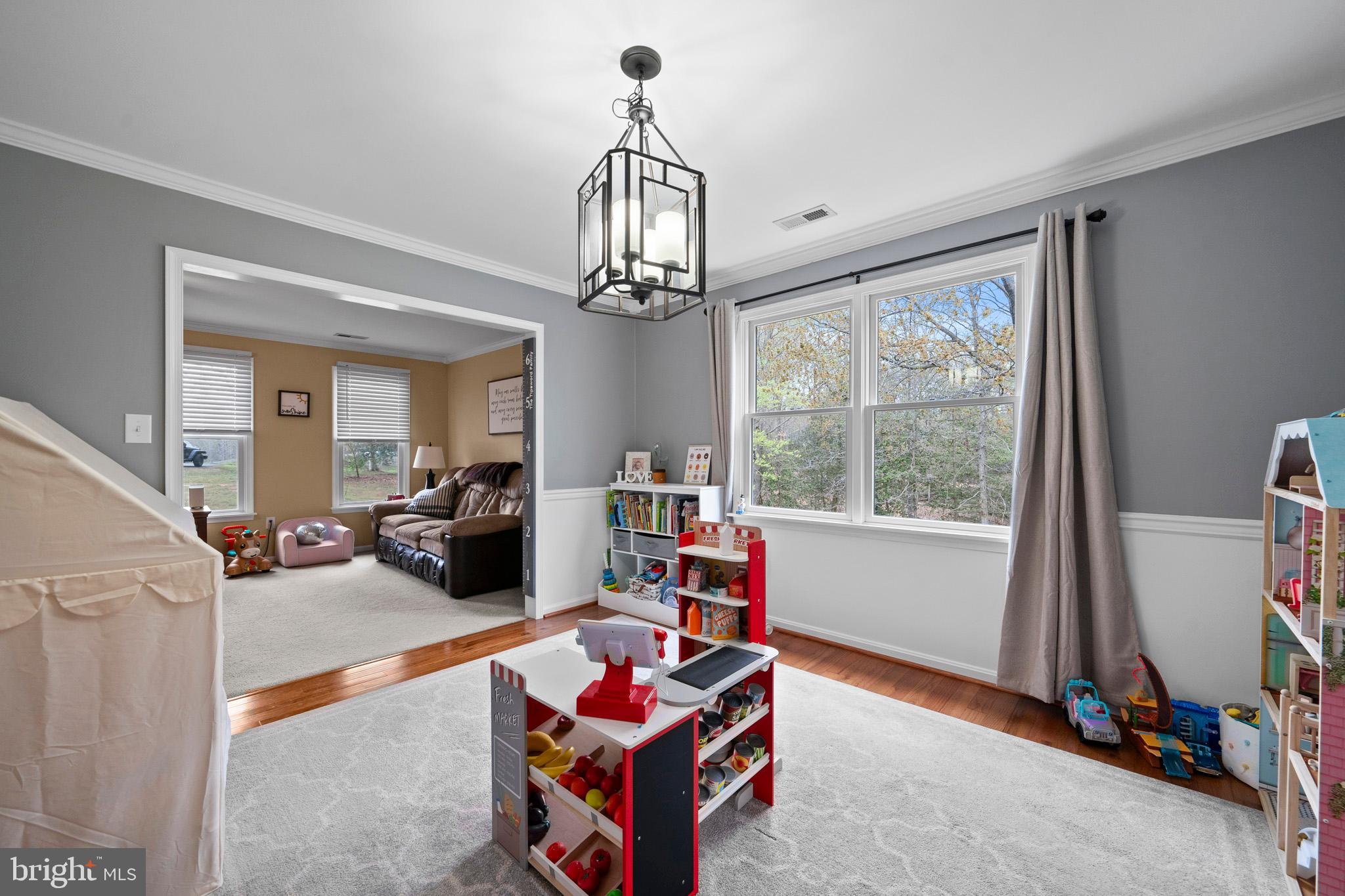 15570 HOMELAND DRIVE